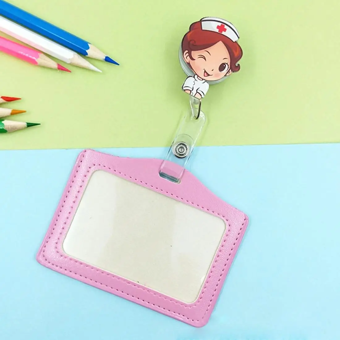 1 szt. Kreskówkowy identyfikator pielęgniarki, lekarza, szpitalny, wysuwany, z klipsem do ubrań, broszką, zawieszką, skórzany, PU, etui na identyfikator, wizytownik