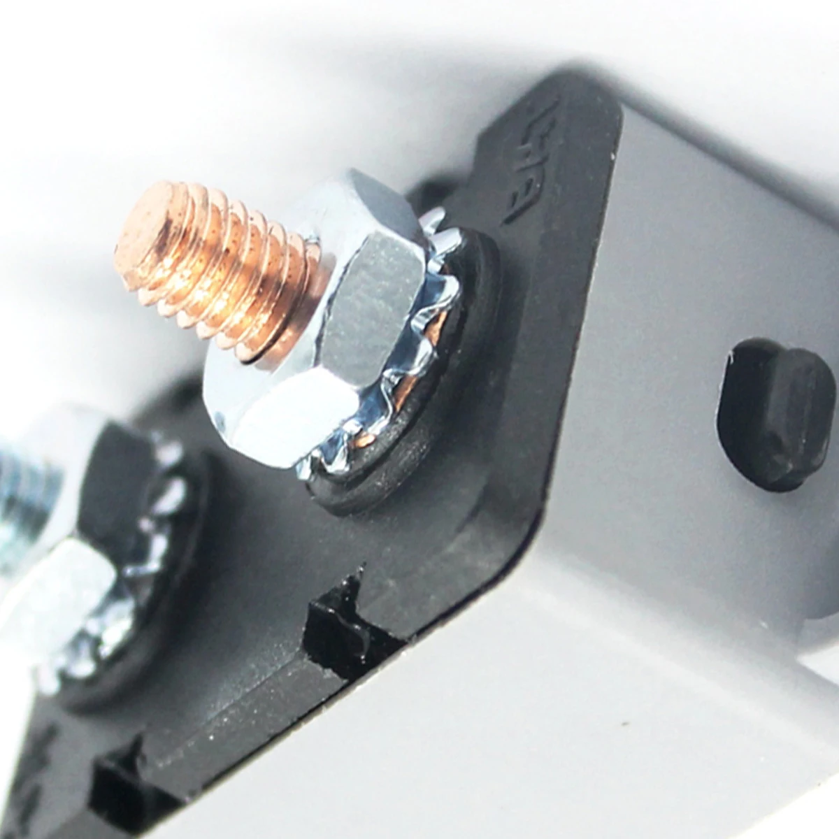 

Manual Reset Circuit Breaker 20a 24V Plastic Body Waterproof IP66 for Chargers Audio Automotive Trucks Marine