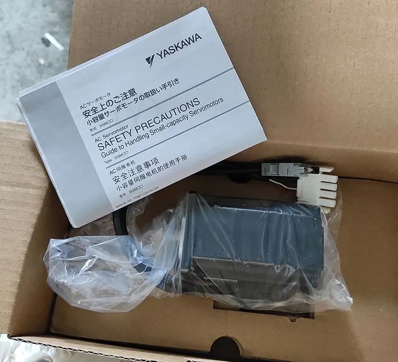 تسليم سريع SGMAH-02AAAHB61 السعر المنخفض Mini Yaskawa 400W AC محرك سيرفو وسائق