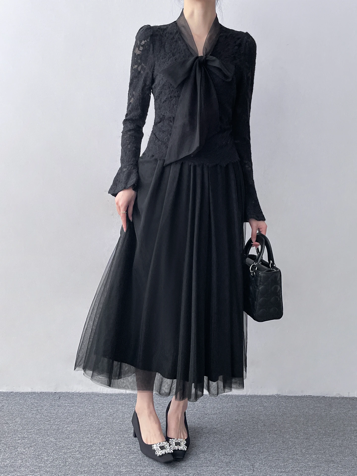 

Корейское кружевное платье с узлом и длинной юбкой для женщин, осенне-зимнее, черное, с V-образным вырезом, с длинными рукавами