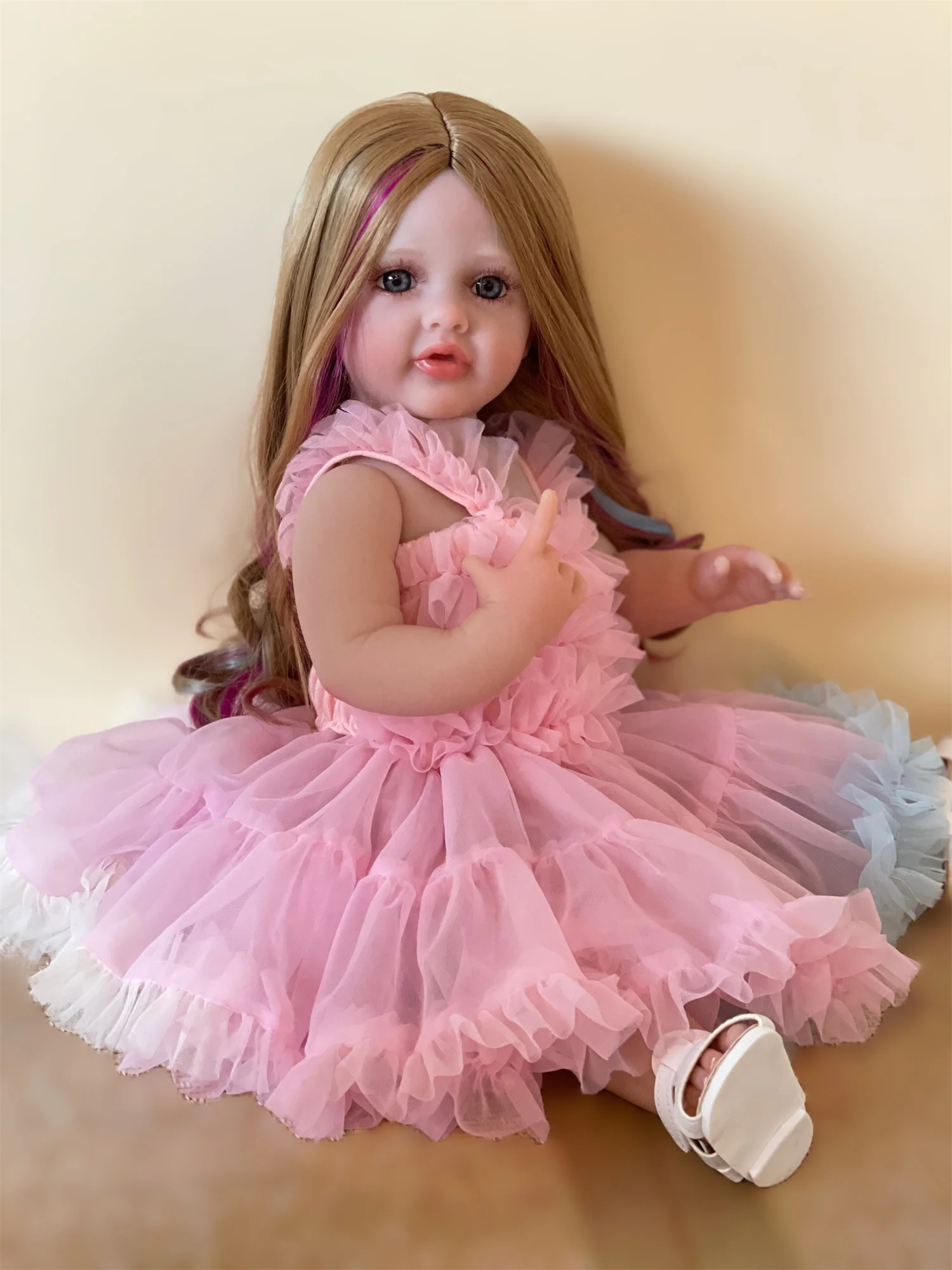 22 pouces peut lavable Betty Reborn enfant en bas âge fille avec peau peinte corps complet en vinyle poupée à la main réaliste réaliste Muñeca Reborn