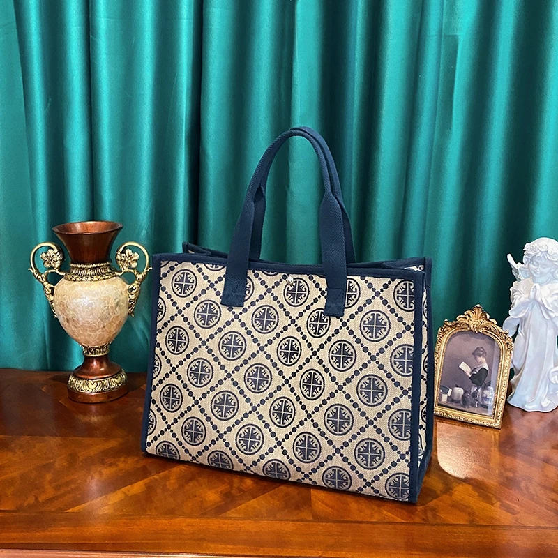 

Chic Everyday Handbag Women Multifunctional Shoulder Bag Stylish Solution For Daily Activities And Errands