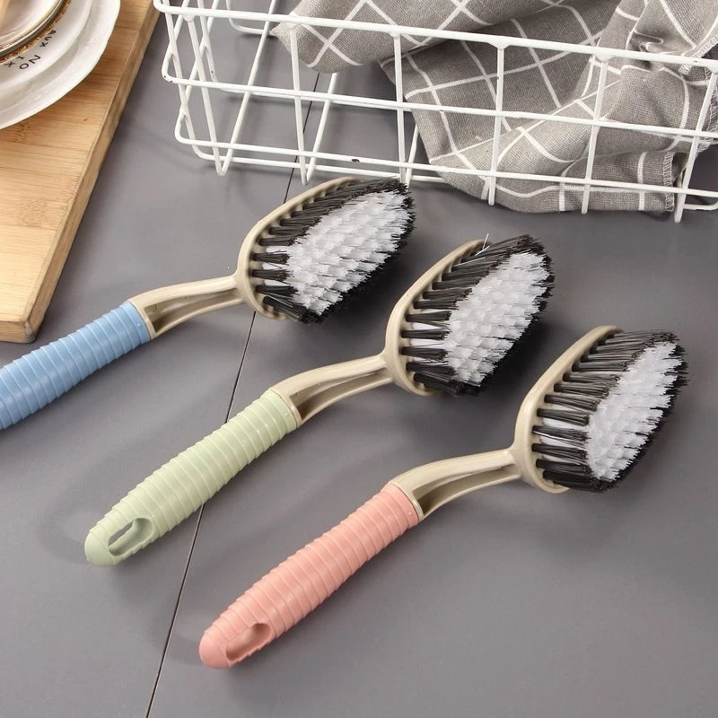 Long-handled tile brush for cleaning corners and gaps in kitchens and bathrooms