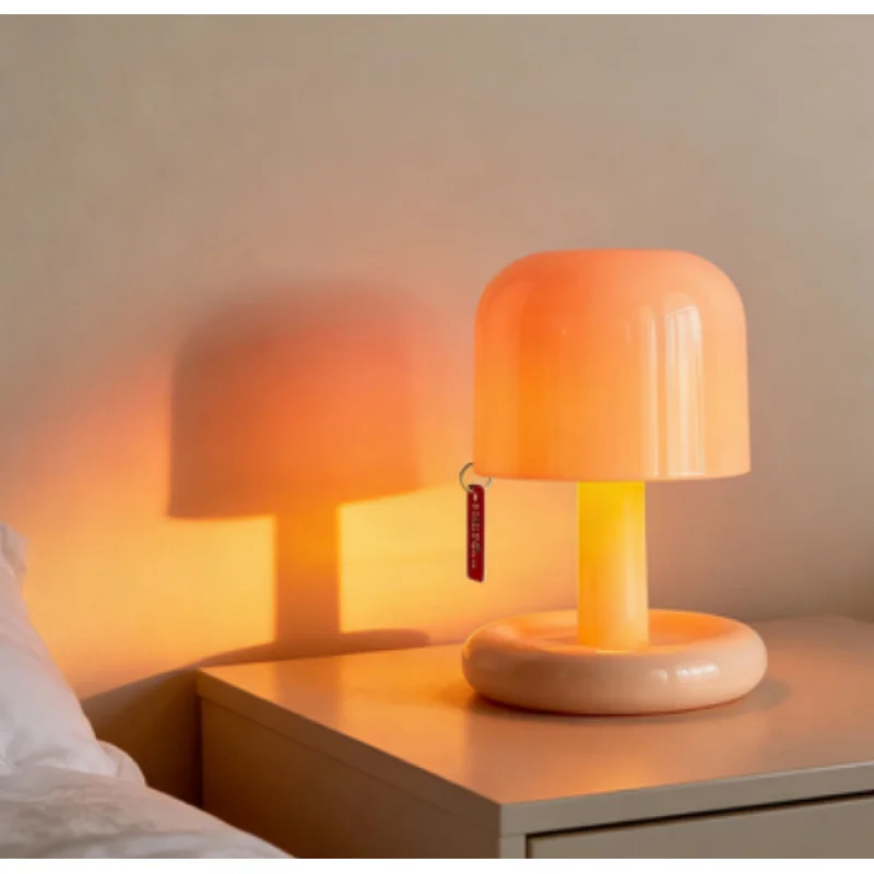 

Rechargeable Sunset Projection Night Light,Mini LED Table Lamp for Bedroom Desk,Mood Atmosphere Light for Home Decor,Bedside,Bar
