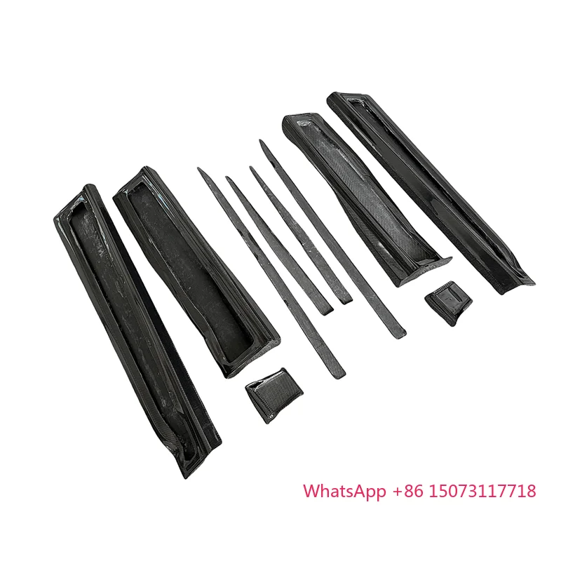 

Suitable for Urus SUV High-quality Carbon Fiber Side Skirt Foot Pedal Skirt Hem Door Panel Set 2018-2021