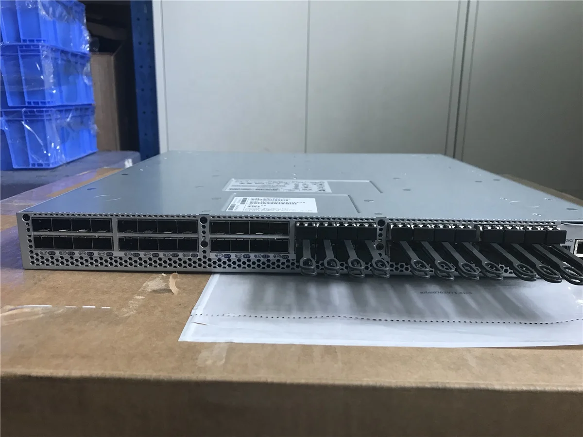 EMC DS-6510B EM-6510-24-16G-R Hitachi Brocade 6510 BR-6510-24-16G-R Fibre Channel SAN Switch