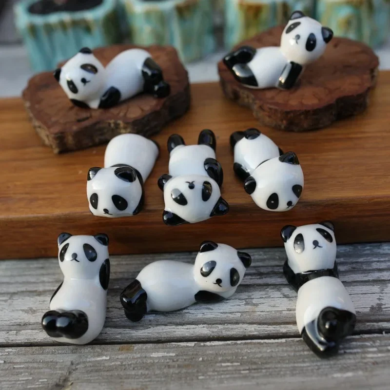 1 Pcs Fashion Ceramic Chopsticks Cartoon Holder Rack Panda Chopsticks Holder Mat Chopsticks Care Fashion Kitchen Tableware Tools