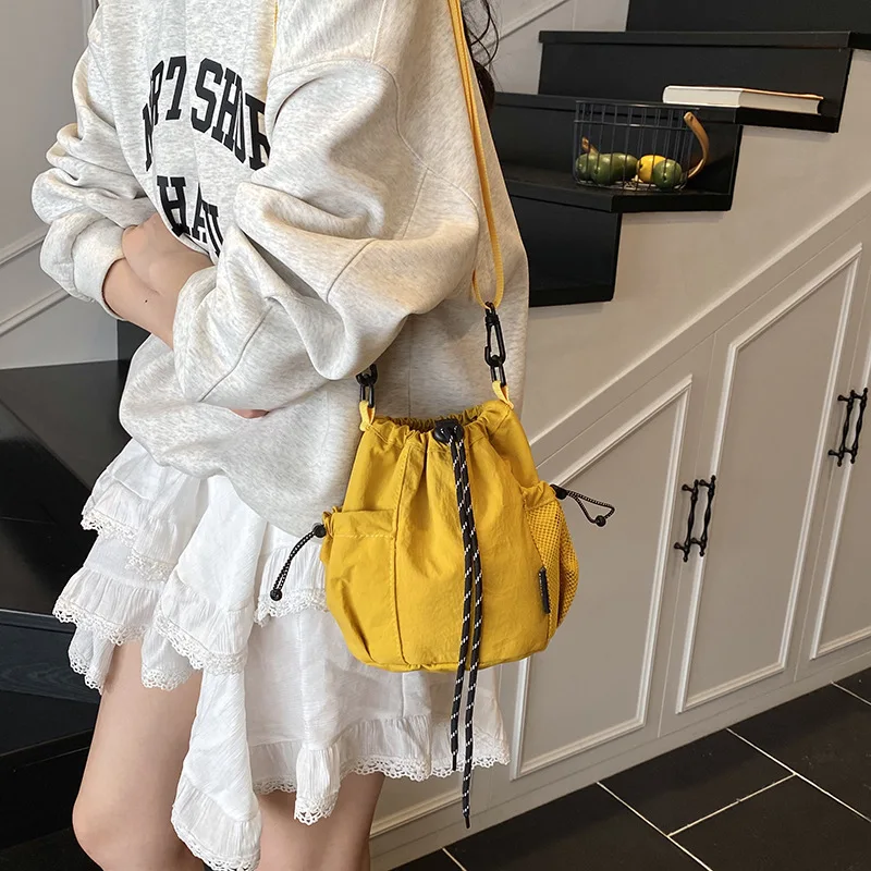 

2025 Summer New Japanese Simple Phone Bag for Women - Casual Sports Travel Crossbody Mini Bucket Bag