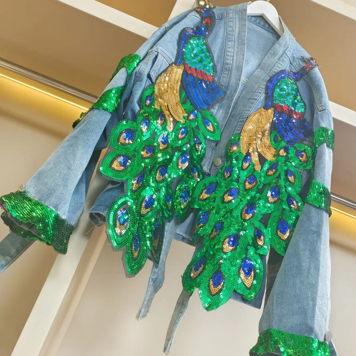 Women V-neck 3D Peacock Sequined Embroidery Jean Coat Autumn Animal Beaded Denim Jacket Shiny Streetwear Cardigan Tops Jaqueta