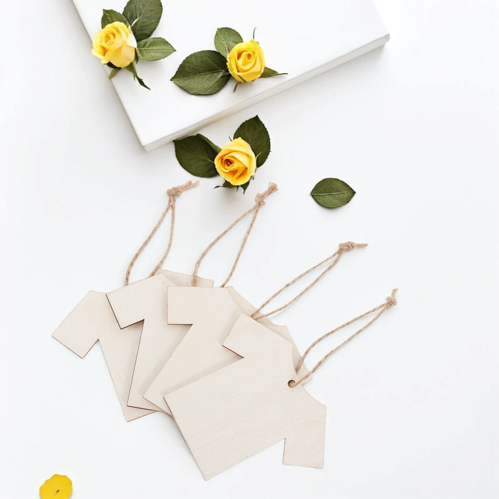 20 Etiquetas de Madera Ecológicas para Colgar, Forma de Camiseta, Etiquetas en Blanco para Ropa, Exhibición en Tiendas, Manualidades con Cuerda y Cinta