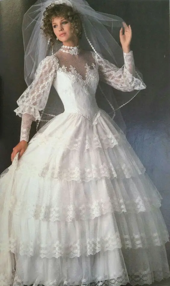 

History Princess Wedding Dresses Long Sleeve Puffy Customsized Lace-up Corset Applique Bride Wedding Garment Abiti da sposa