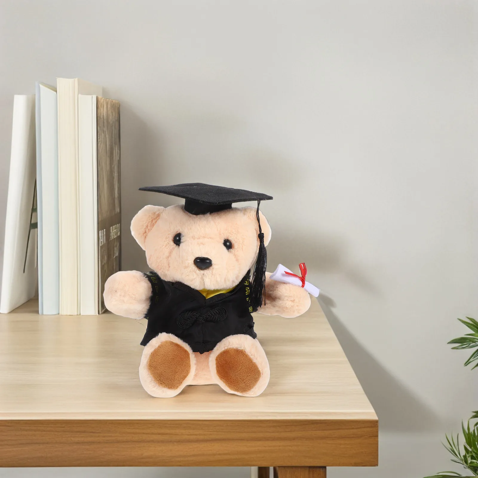 

Мягкий сидячий медведь-доктор в желтом воротнике с черной кисточкой, подарок на выпускной, памятный сувенир для выпускника