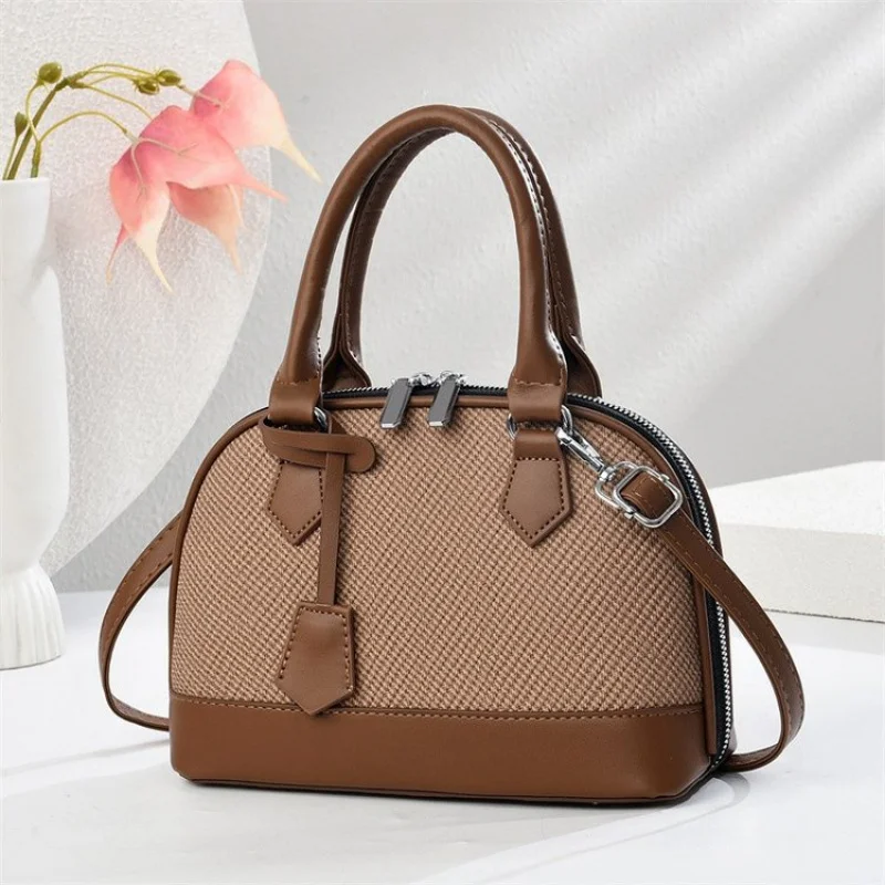 

Luxury Designer Tote Bag In Premium Leather Structured Shape Dual Handles Versatile