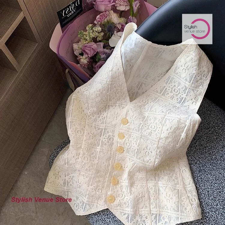 

French apricot V-neck lace short design vest women's summer new fashion high-quality temperament casual wear sleeveless vest.