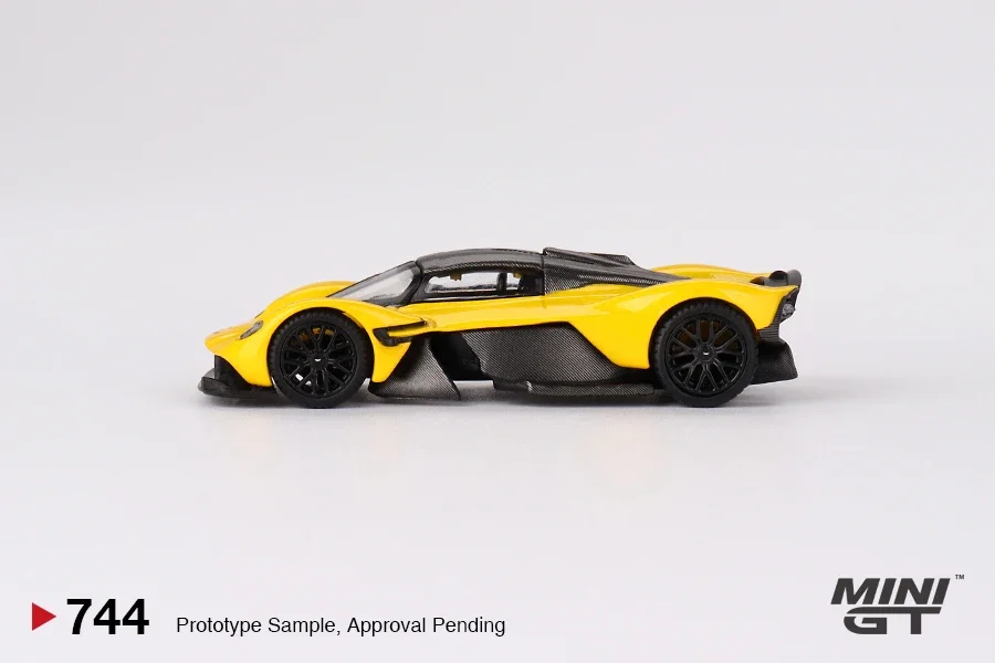 MINI GT 1/64 Aston Martin Valkyrie Sunburst Yellow MGT00744-CH Collection Car Model Toys Ornaments