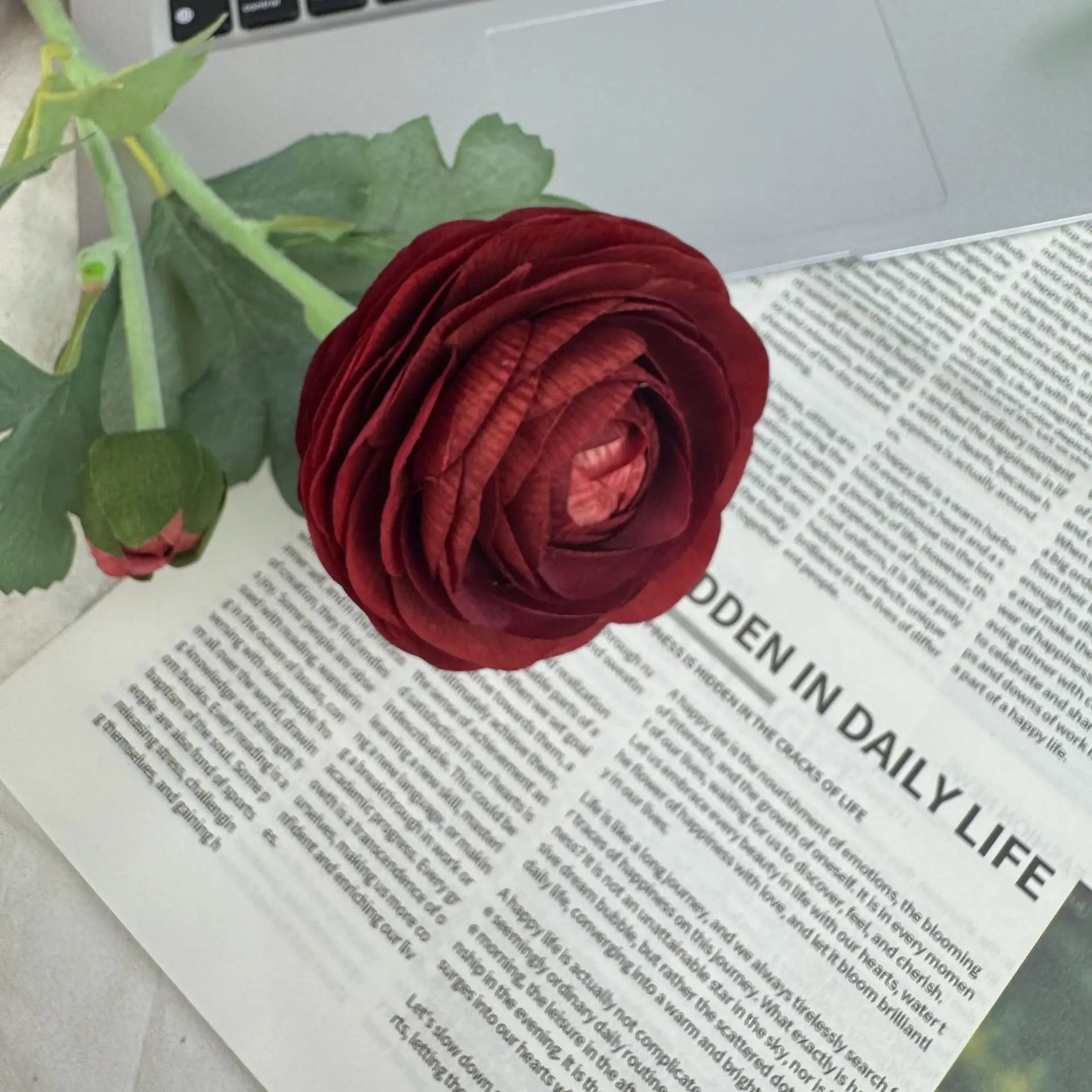 4 Stücke, angenehm anzufassen, feuchtigkeitsspendend, 2-köpfige Butterblumen, Dekoration für den Esstisch zu Hause, echt anfühlende künstliche Lotusblumen für Hochzeiten. – Detail 6