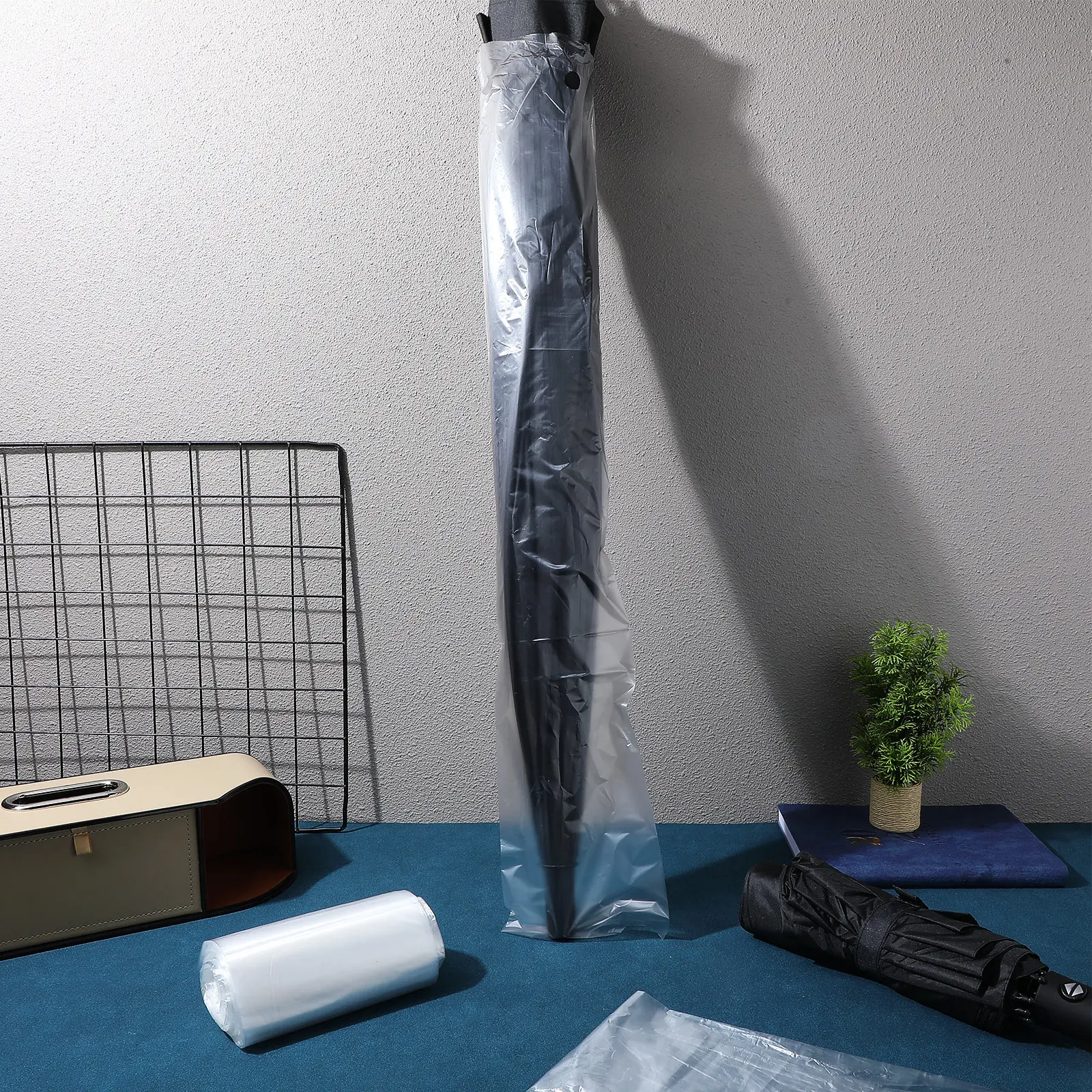 

100 pcs Umbrella Bag Clear Plastic Disposable Waterproof Storage Travel Handle Protective Film for Dust Moisture Outdoor