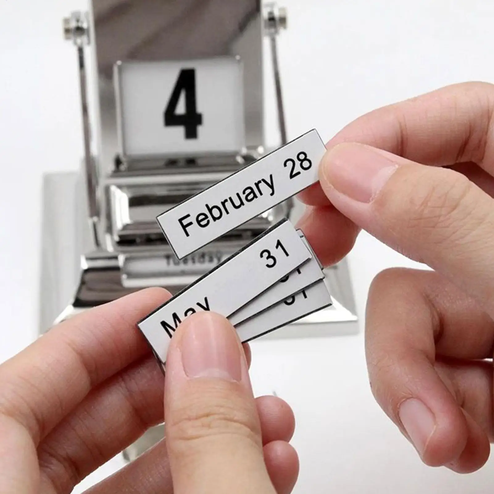 

Desk Metal Calendar Desk Perpetual Calendar Metal Decor Tabletop Rotary Decoration Fidget Toy For Students Teachers Teens Women