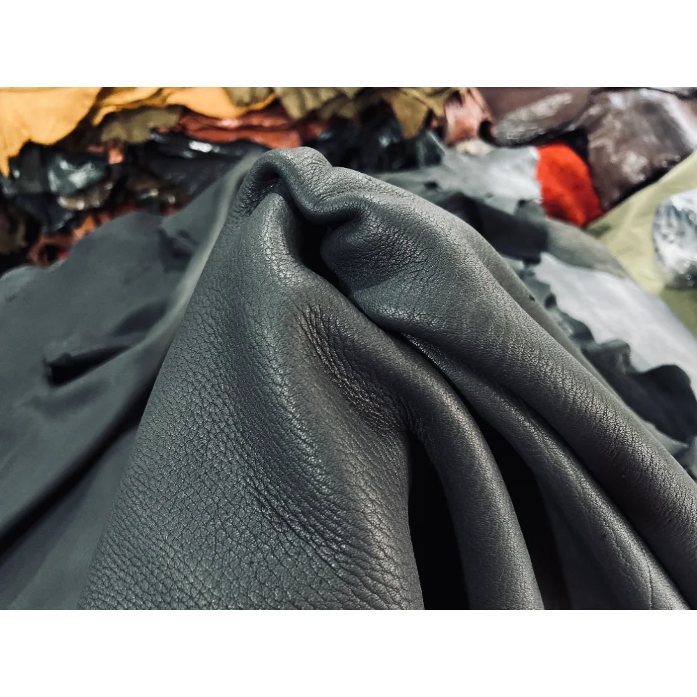 Full-grain New Zealand Black Deerskin! Thickness is about 2.5mm