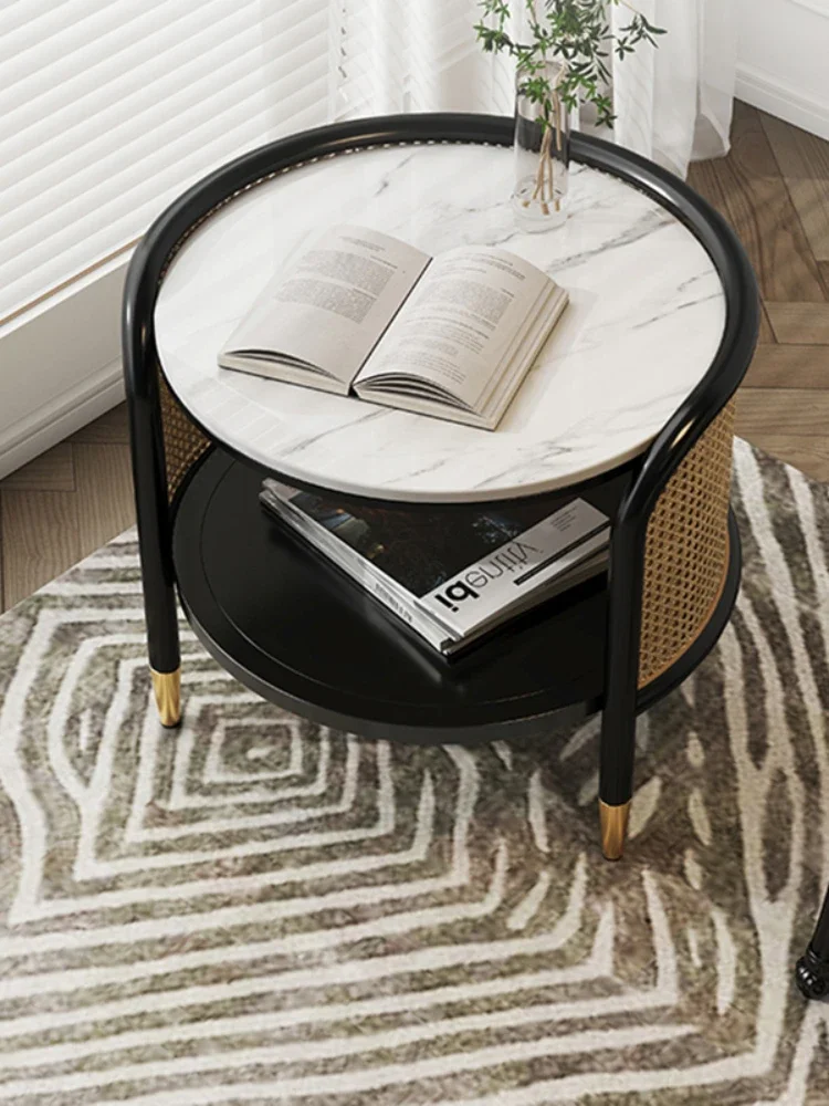 Couchtisch im Rattan-Design, klarer ästhetischer nordischer einzigartiger Couchtisch