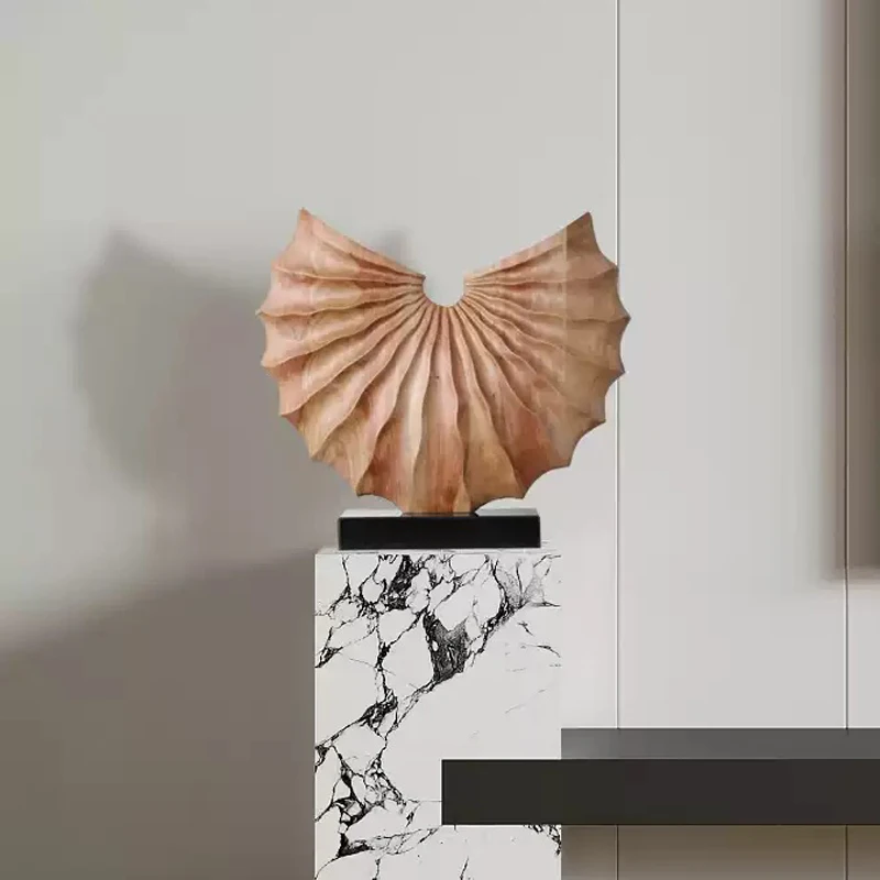 Wooden scallop-shaped sculpture vertical ornament desktop creative geometric inspired ornament