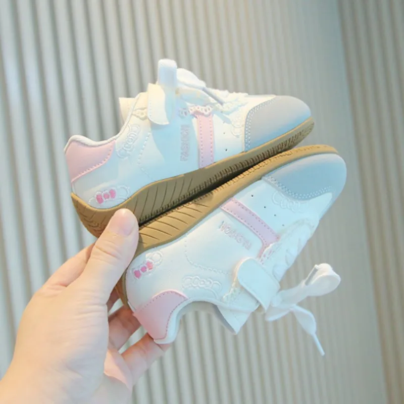 2026 Autumn Children's PU Leather Anti slip Sports Shoes Casual Board Shoes New Girl Baby Lightweight Forrest Training Shoes