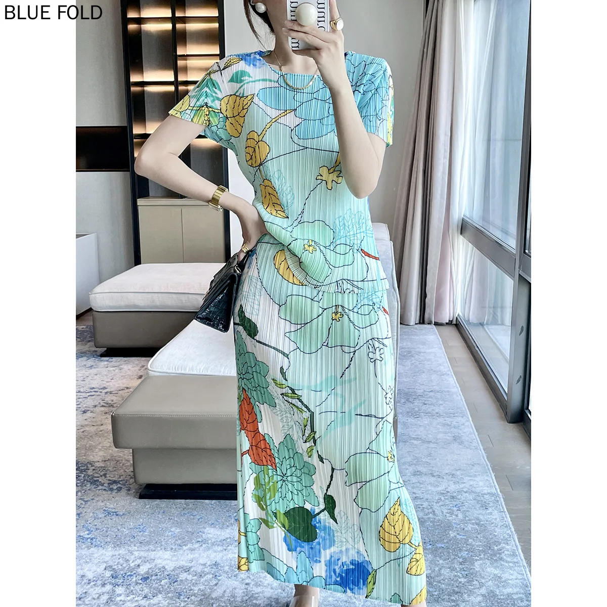 

Miyake Pleated Two-Piece Set for Women Gentle Temperament Printed Suit Short-Sleeved Top and Skirt, High-end Summer Fashion, New