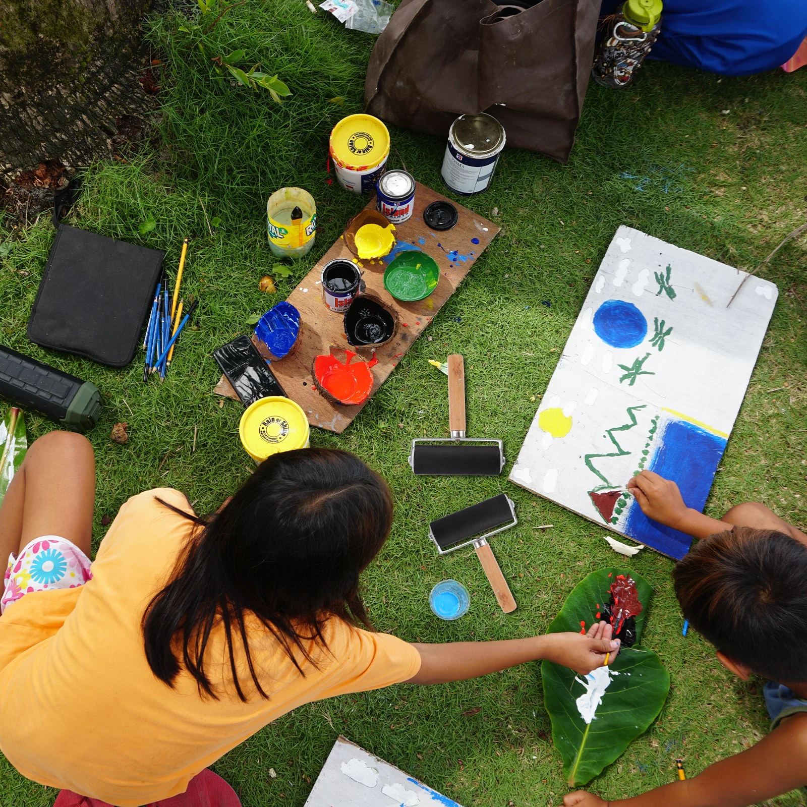 

Rubber Roller for Scrapbook Printing Stamping Craft Projects Black Heavy Duty Metal Frame Non Warping Design