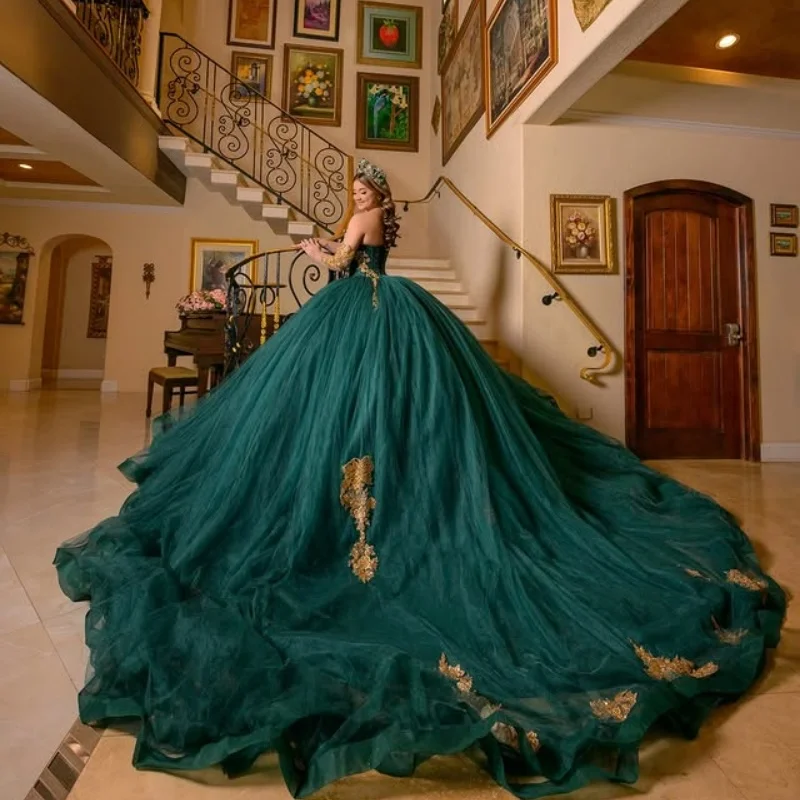 

Customized dark green Quinceanera Dresses Off the Shoulder golden Sequin applique Lace ruffle Long tail Vestido 15 Quinceanera
