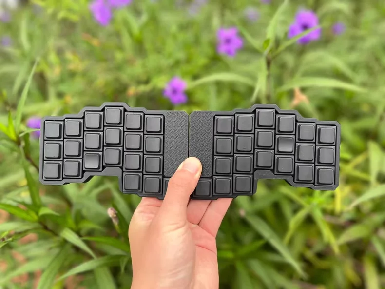 KOMETA Low Profile Keyboard 44keys Kail Choc V1/V2 Switah Hotswap Bluetooth Split Keyboard ZMK 3x6 Gaming Ipad Keyboard Mini