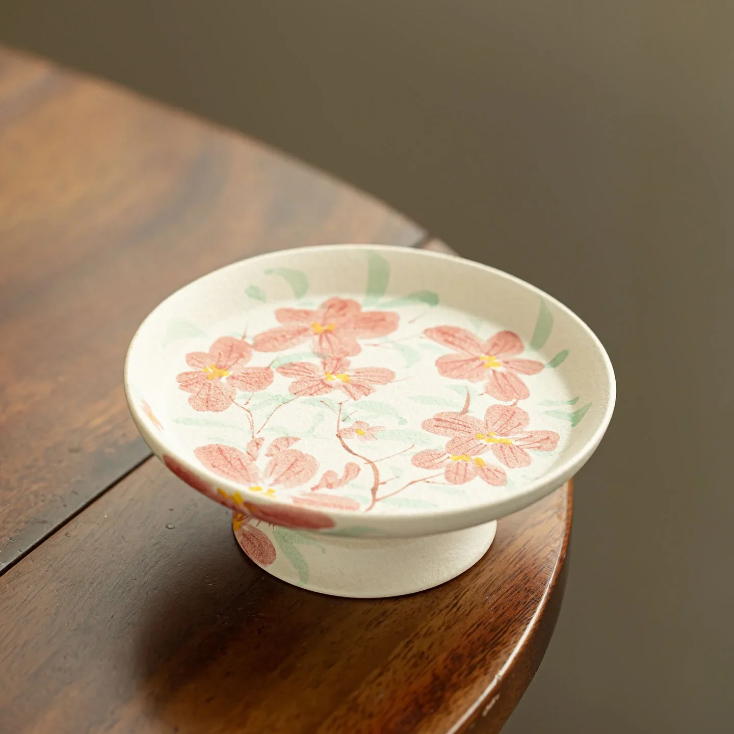 Rock Mine White Hand-painted Chunhua High-foot Refreshment Plate, High-end Household Ceramic Dessert Plate Tea Set  Accessories