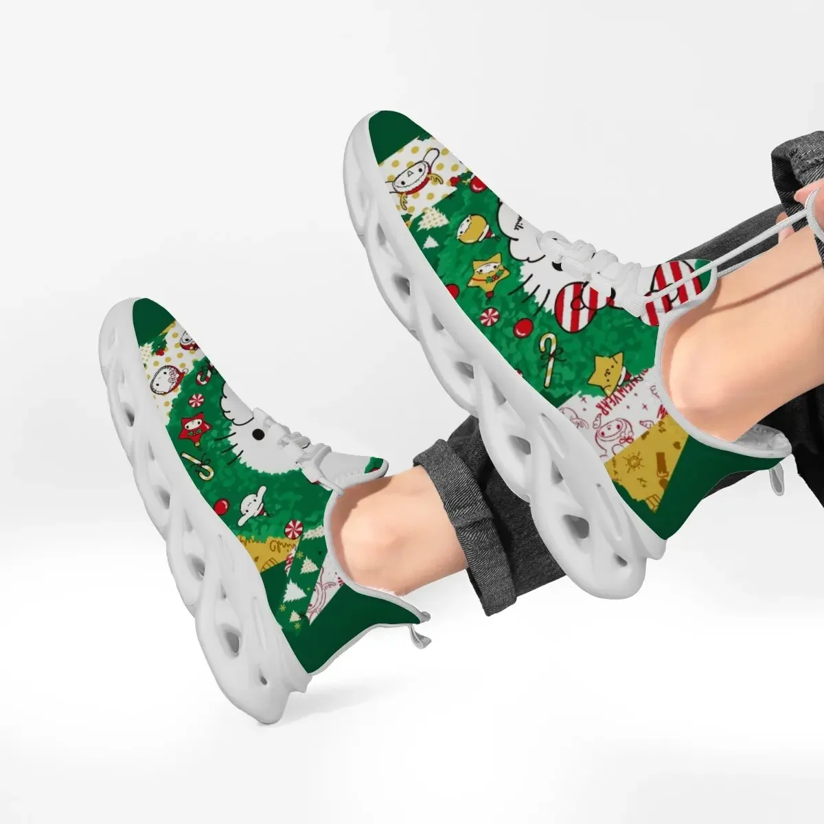 أحذية رياضية كرتونية لعيد الميلاد أحذية نسائية مخصصة أحذية ديزني هالو كيتي مبطنة بالصوف أحذية رياضية للجري والمشي