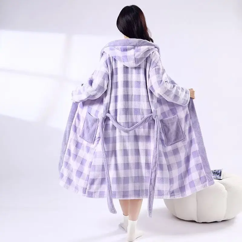 2026 model starry sky hooded bathrobe for autumn and winter sleeping wear, thickened with added insulation, coral fleece home at