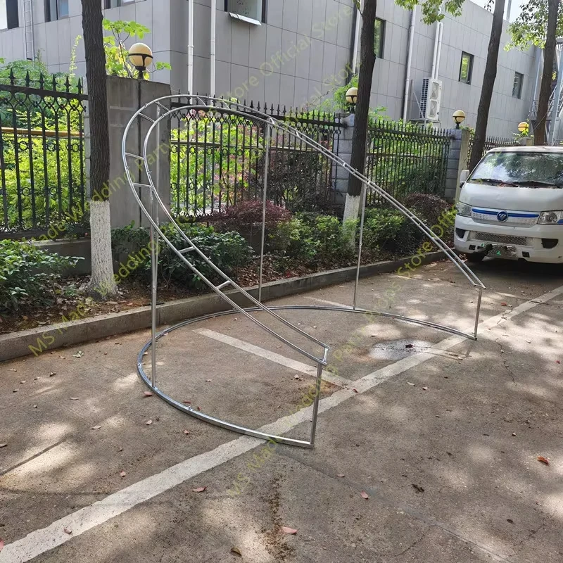 C-förmiger Metallbogen-Blumenständer, geeignet für Hochzeitsfeiern, Einkaufszentren, Outdoor-Veranstaltungen und Fotohintergründe. – Detail 3