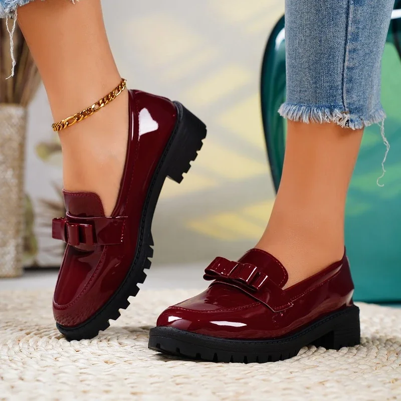 Luxury European and American Leather Shoes 2024 Autumn New Outdoor Leisure Fashion Lacquer Retro Versatile Women\'s Shoes Loafers