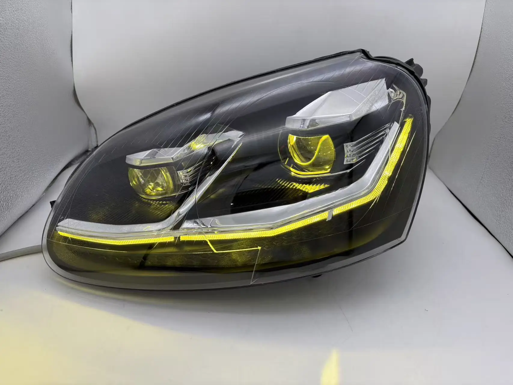 

2006-2011 Modified 70W 4000 Lm Headlight Assembly Bicolor LED 12v New Yellow Demon Eye Lighs Mk5