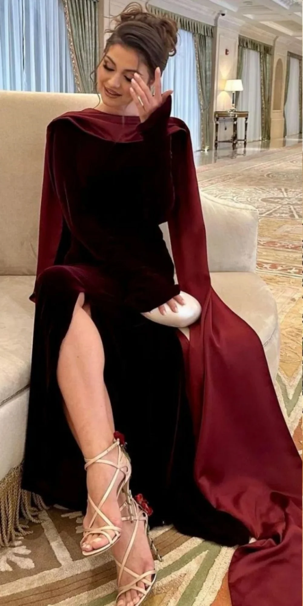 Exquisite asymmetrische One-Shoulder-Meerjungfrau Abendkleid Perlen umarmen Satin maßge schneiderte Saudi-Arabien