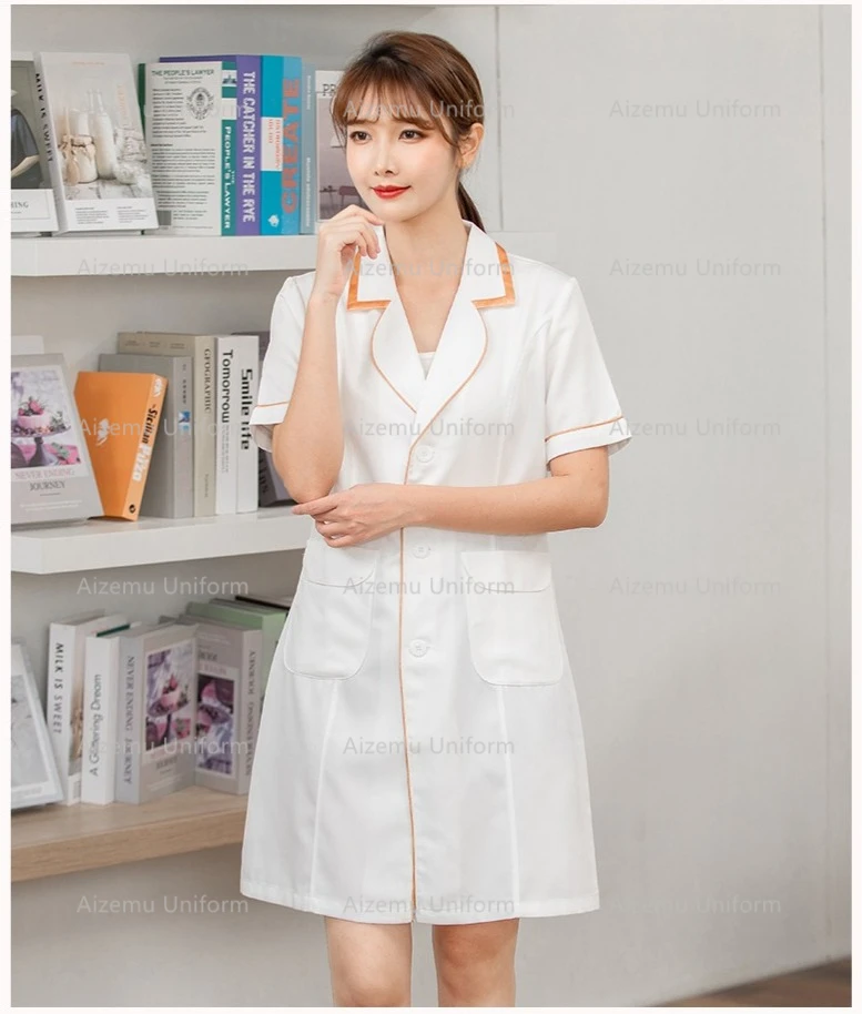 新しい黒の美容師ユニフォーム、美容師ドレス、サロン作業服、スパ作業服ロゴ入りスクラブコート、スパ用白ローブ（実験用）