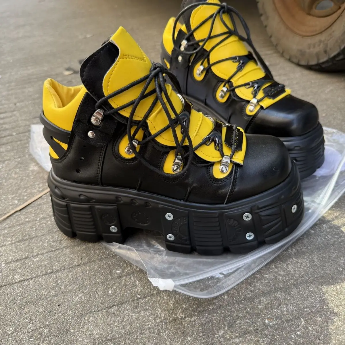 New Ladies' High-top Dark Punk Casual Shoes, High-quality Ladies' Breathable Enhanced Platform Casual Shoes and Women's Shoes