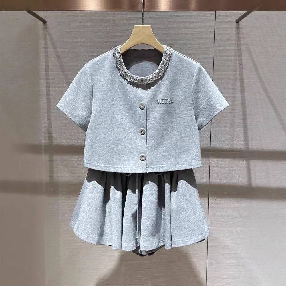 

2025 Summer Miu Style Embellished Round-Neck T-Shirt & Shorts Set Casual Chic Anti-Age Outfit Fashion Women's Two-Piece Set