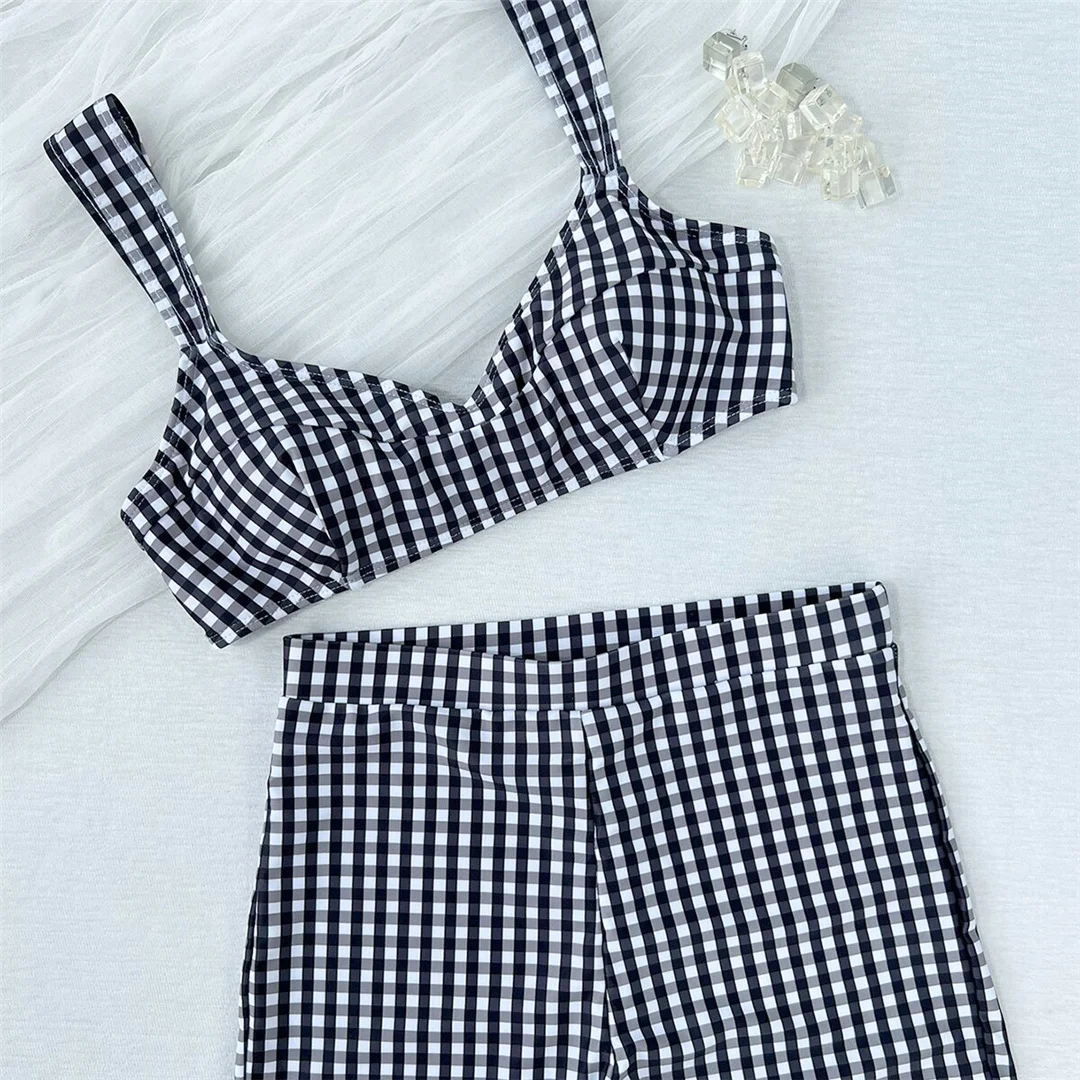 Karierter Badeanzug mit V-Ausschnitt und kurzen Hosen, Damen-Bikini mit hoher Taille, zweiteiliges Bikini-Set, gepolsterter Badeanzug, Badebekleidung, Modell V8272. – Detail 6