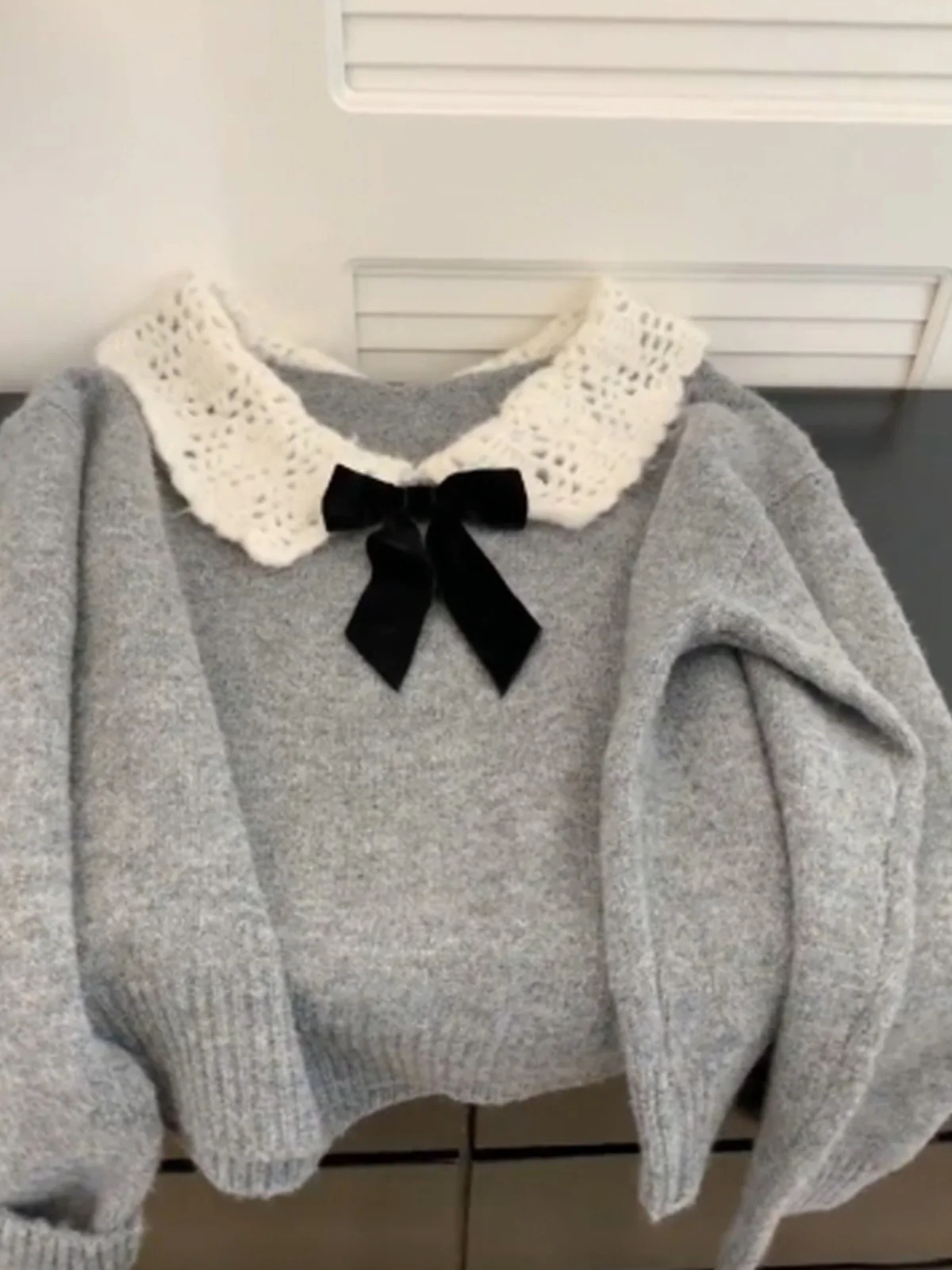 Sweet Bow Peter Pan Collar Grey Sweater Women's Casual Simple Knitted Top Elegant Splicing Collar Long Sleeve Loose Pullover