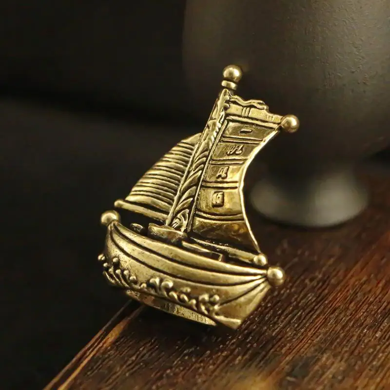 Brass Retro Creative Smooth Sailing Wine Cabinet Decorative Crafts, Office And Living Room Desktop Sailboat Mini Ornaments