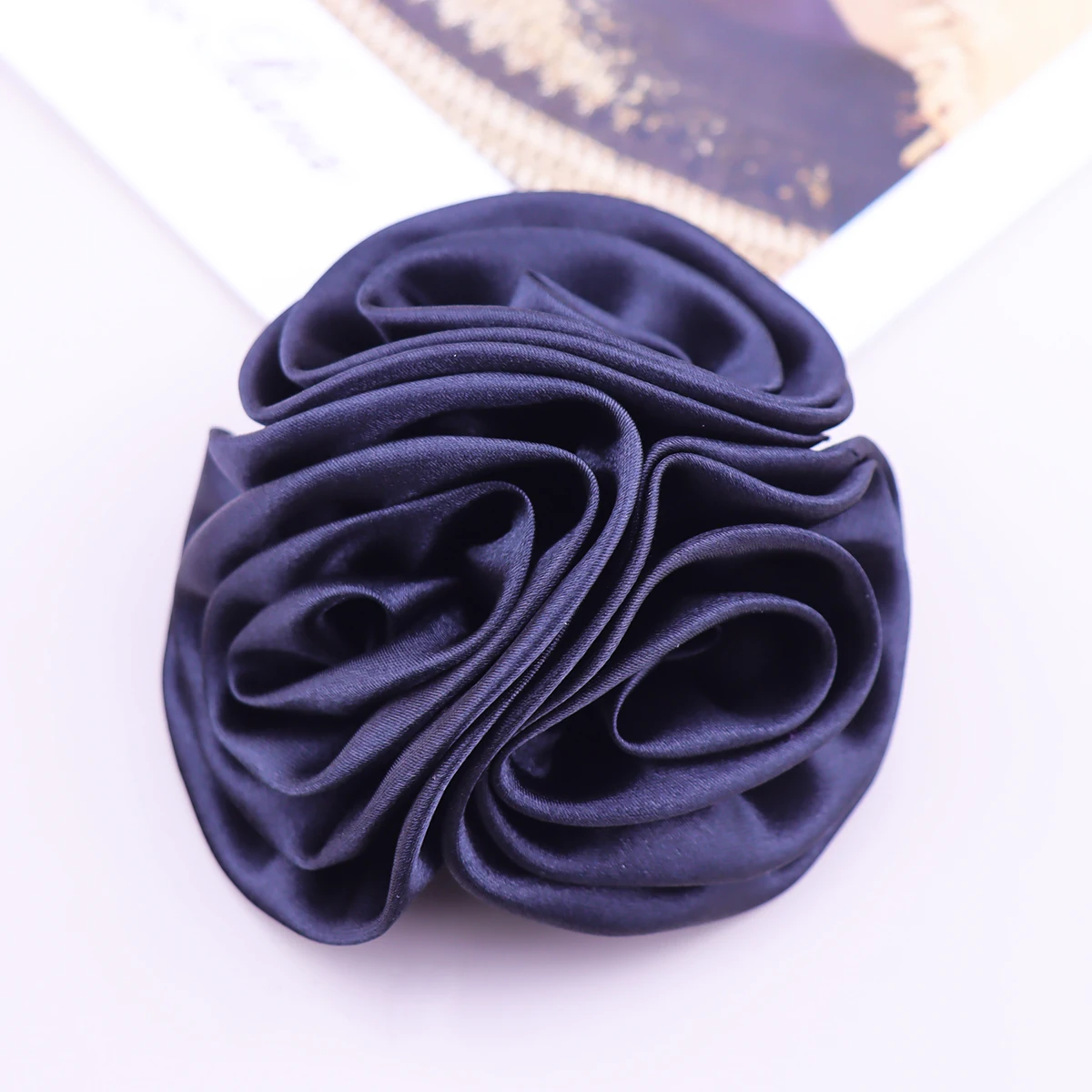 Handmade Fabric Flower Brooches for Women Fashion Cloth Art Lapel Pins Wedding Party Corsage Clothing Jewelry Accessories