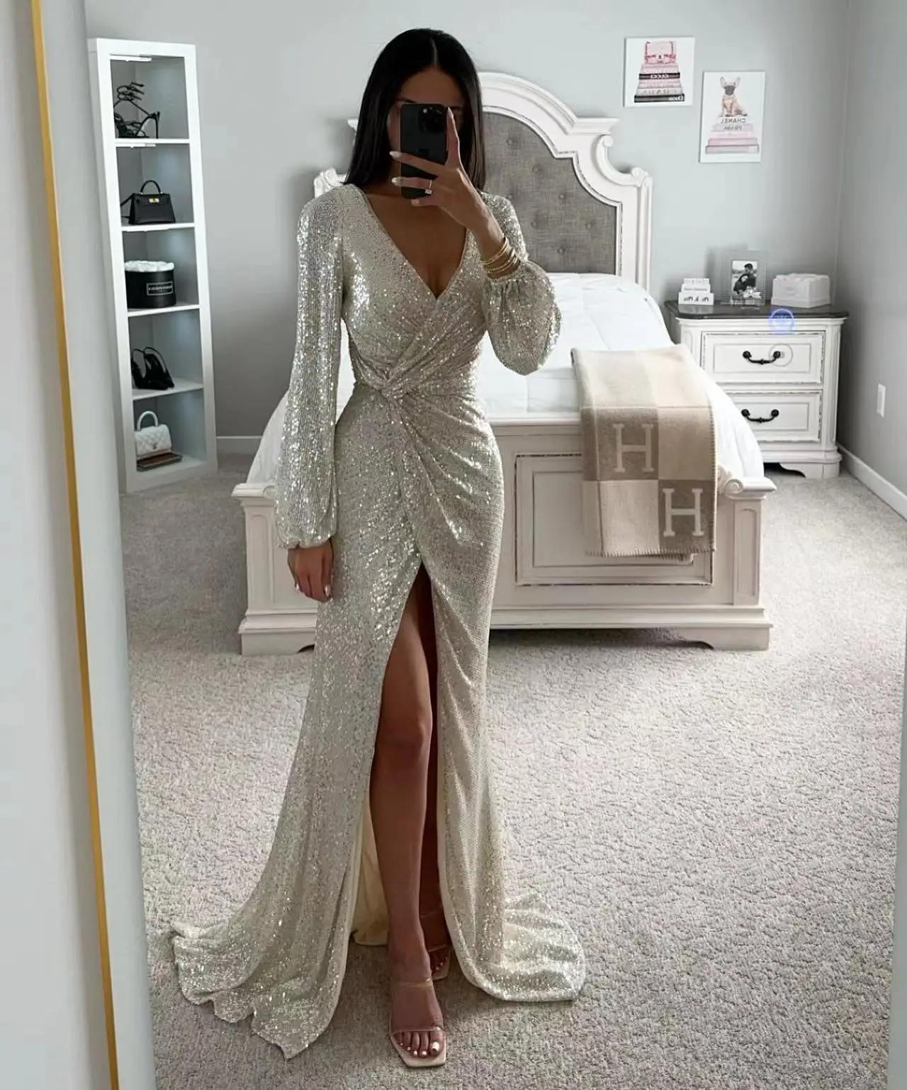 

White Sparkly Sequins Prom Dresses Long for Women 2025 Side Slit V Neck Pleated Long Sleeve Sequined Formal Evening Gowns