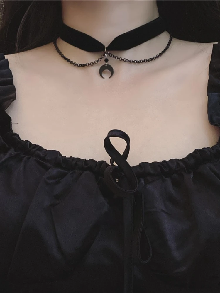 Dark Punk Style Double-Layer Crescent Pendants Choker Necklace Y2K Spicy Girls Halloween Gothic Lolita Retro Collarbone Chains