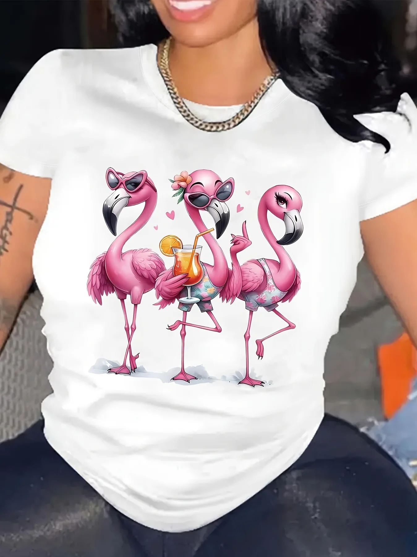تي شيرت نسائي برقبة دائرية مطبوع عليه طائر الفلامنغو - طيور النحام الوردي النابض بالحياة مع نظارات عصرية مكعبات الثلج Harajuku بأكمام قصيرة كاجوال