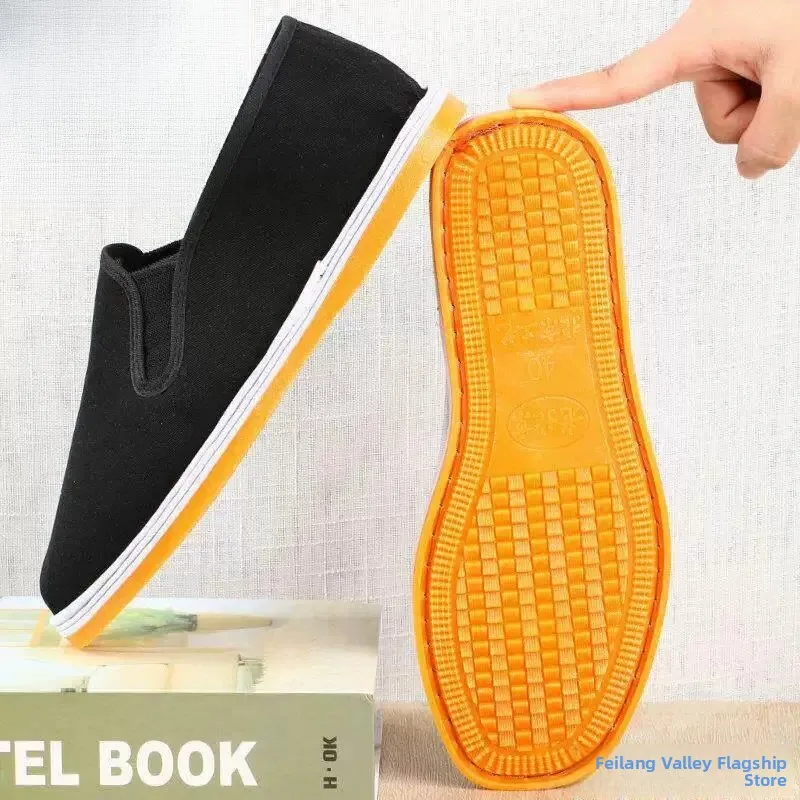 Men's Casual Slip-On Shoes Soft Bottom Anti-Slip Breathable Dad Comfortable Flat Heel round Toe Plain Color Chinese Style