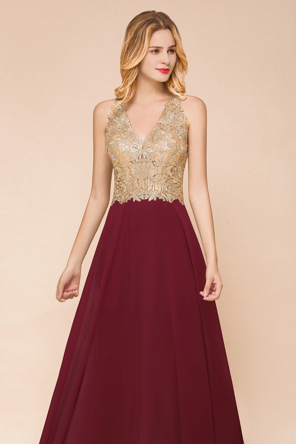 2024 Elegant Gold Appliques Prom Dresses for Women V-Neck Sleeveless A Line Chiffon Long Formal Gown Wedding Party Evening