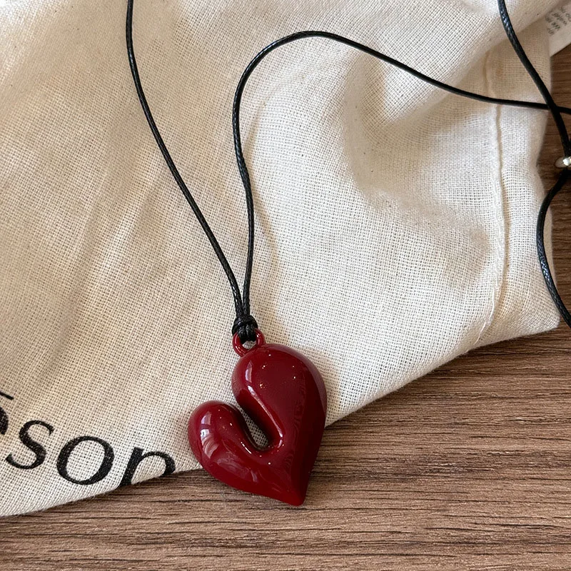 Vintage Red Heart Pendant Necklace For Women Aesthetic Love inspired choker New Fashion Romantic Heart Necklace Jewelry Gifts